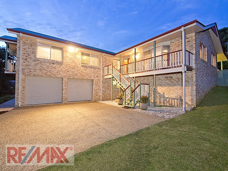 14 Granada Drive, Eatons Hill QLD 4037