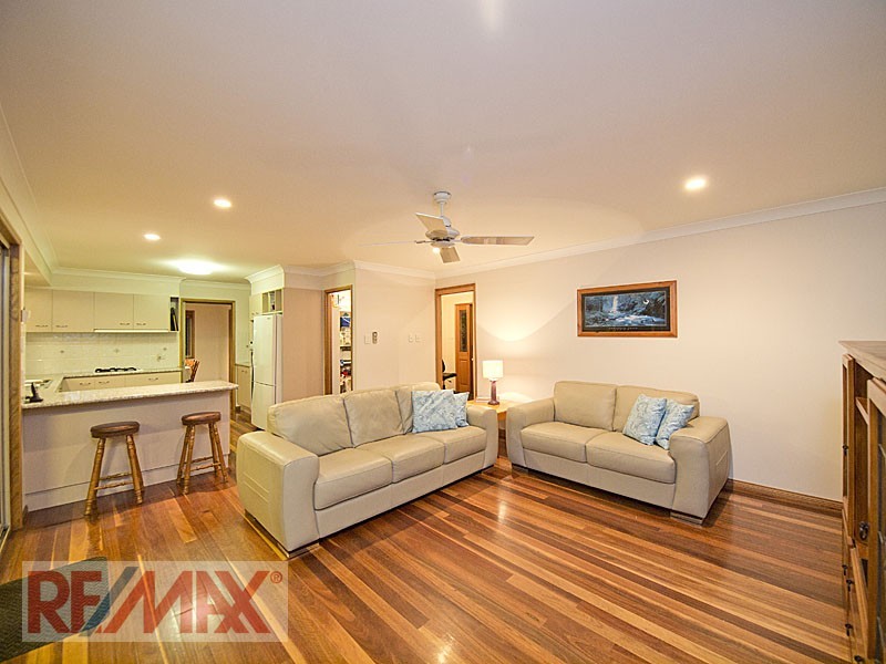 14 Granada Drive, Eatons Hill QLD 4037