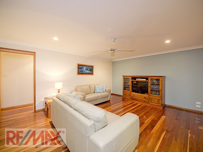 14 Granada Drive, Eatons Hill QLD 4037