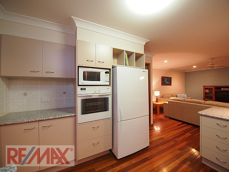 14 Granada Drive, Eatons Hill QLD 4037