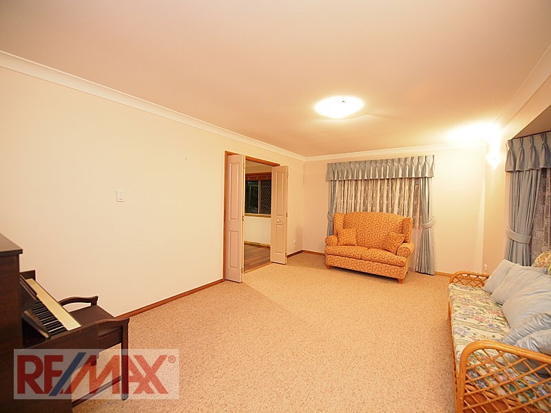 14 Granada Drive, Eatons Hill QLD 4037