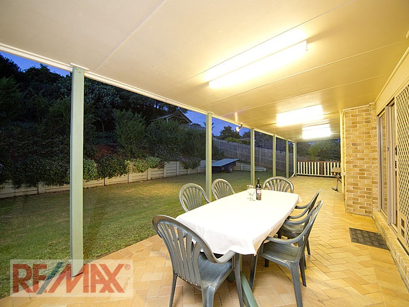 14 Granada Drive, Eatons Hill QLD 4037