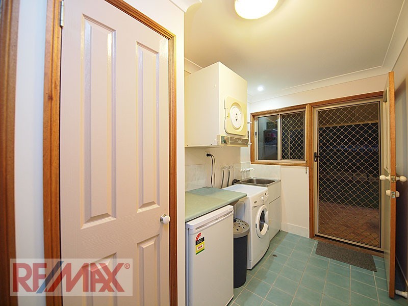14 Granada Drive, Eatons Hill QLD 4037