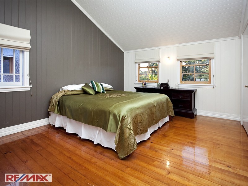 149 Macrossan Avenue, Norman Park QLD 4170