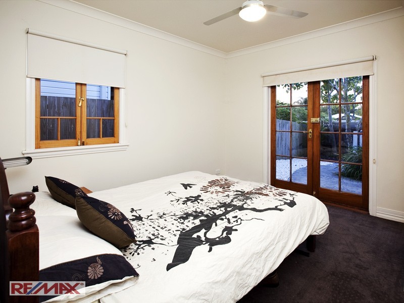 149 Macrossan Avenue, Norman Park QLD 4170