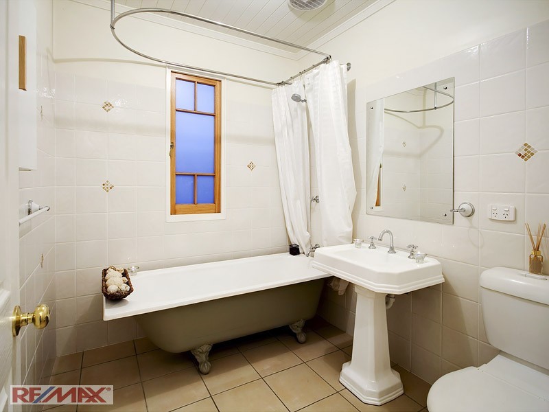 149 Macrossan Avenue, Norman Park QLD 4170