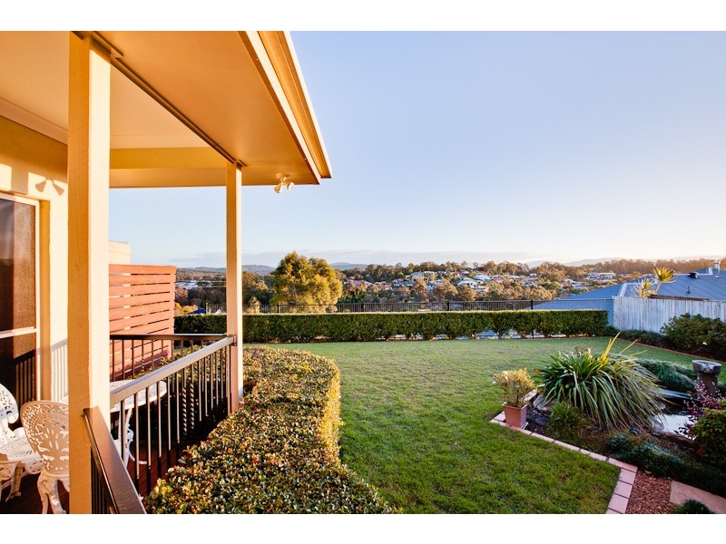 14 ALBERIC CT, Eatons Hill QLD 4037