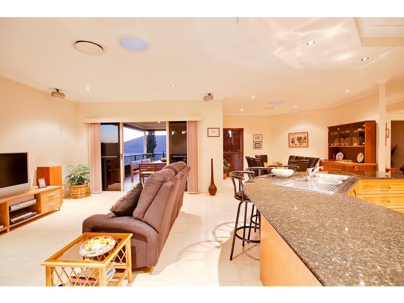 14 ALBERIC CT, Eatons Hill QLD 4037