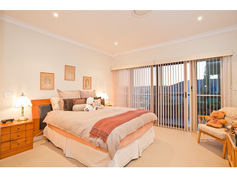 14 ALBERIC CT, Eatons Hill QLD 4037