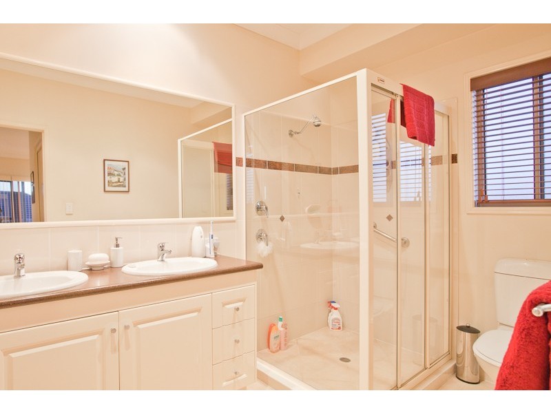 14 ALBERIC CT, Eatons Hill QLD 4037