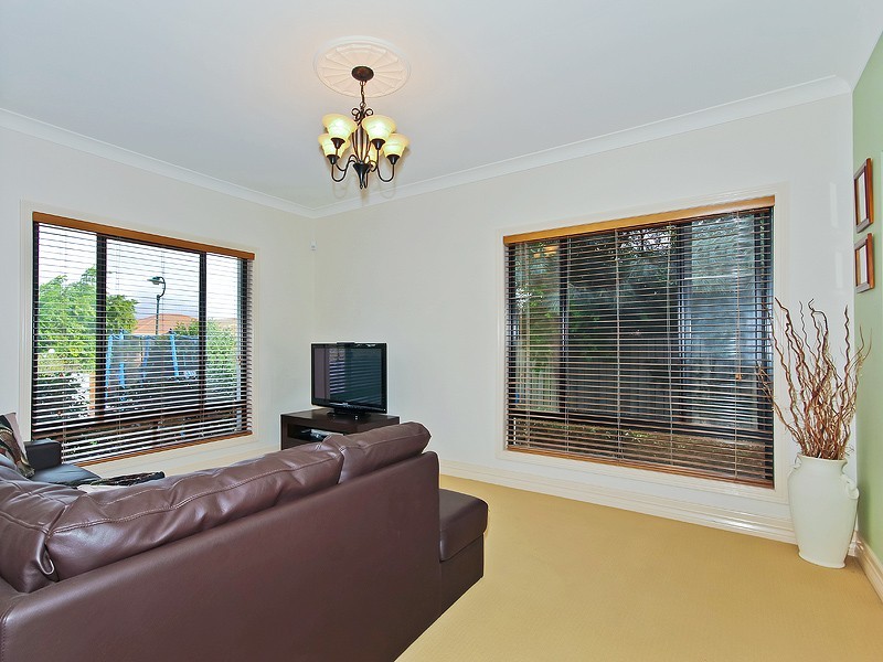 8 Capella Place, Bridgeman Downs QLD 4035