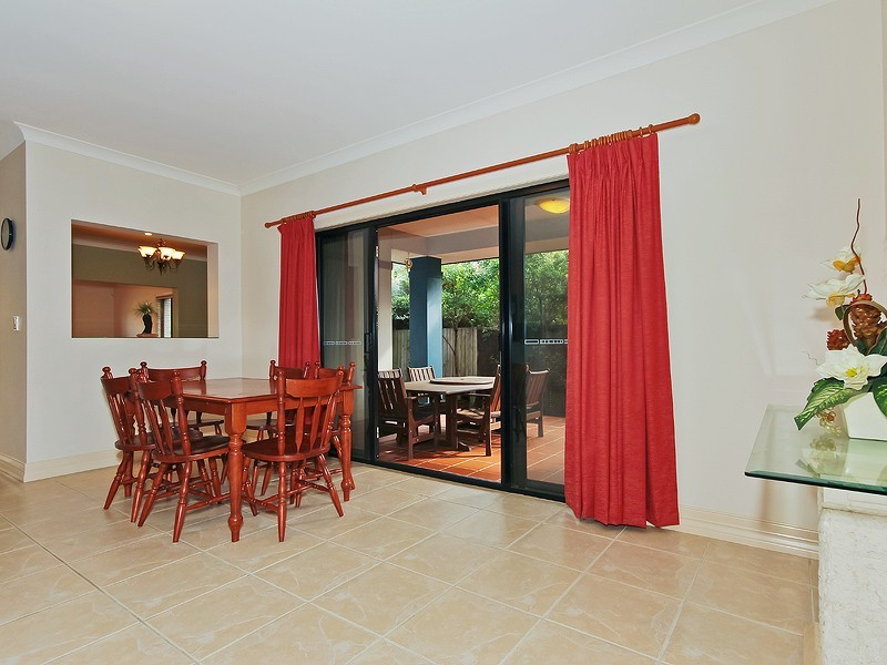 8 Capella Place, Bridgeman Downs QLD 4035