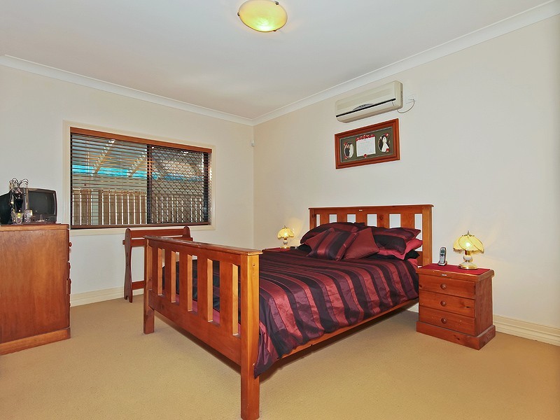 8 Capella Place, Bridgeman Downs QLD 4035