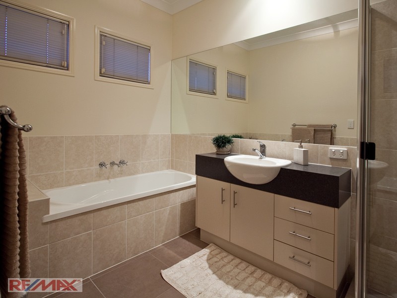 1 MANOR CLOSE, Murrumba Downs QLD 4503