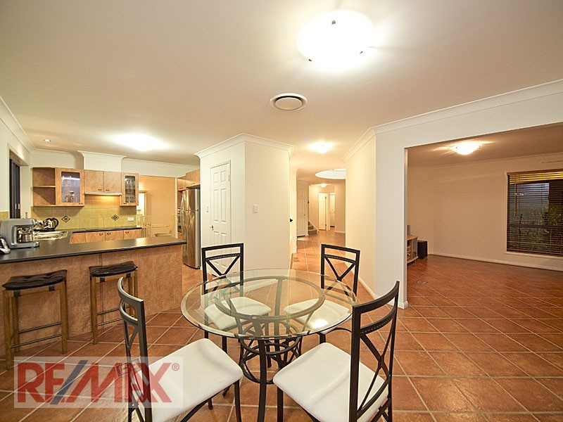 10 Meranti Crescent, Albany Creek QLD 4035