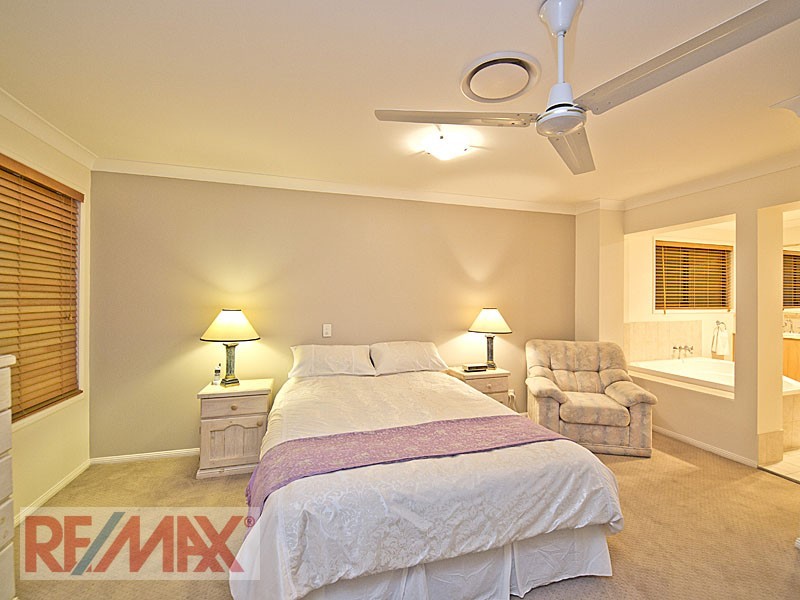 10 Meranti Crescent, Albany Creek QLD 4035