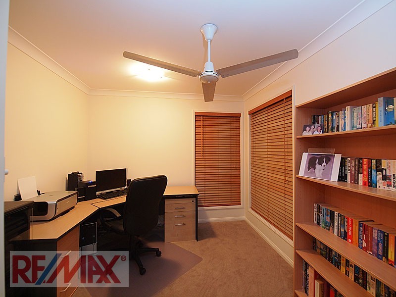 10 Meranti Crescent, Albany Creek QLD 4035