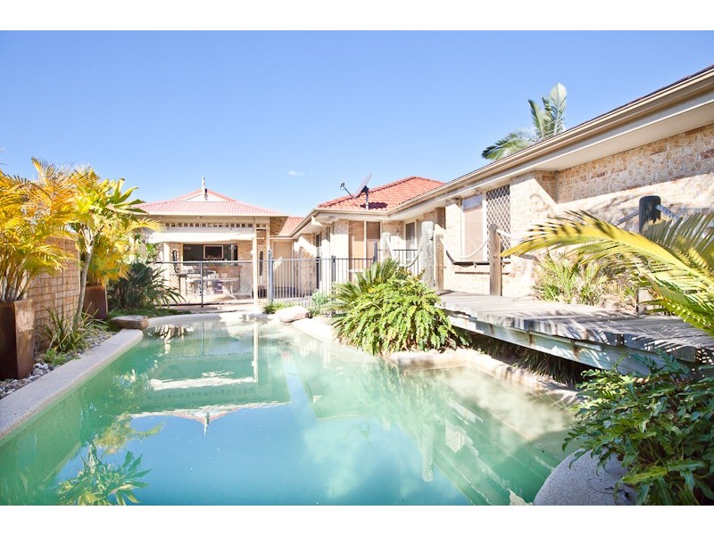 8 PEPPERTREE ST, Warner QLD 4500