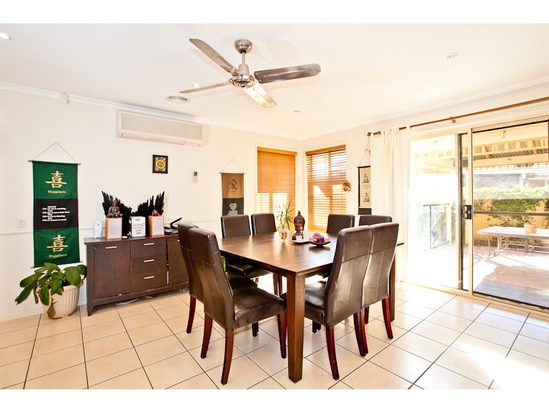 8 PEPPERTREE ST, Warner QLD 4500
