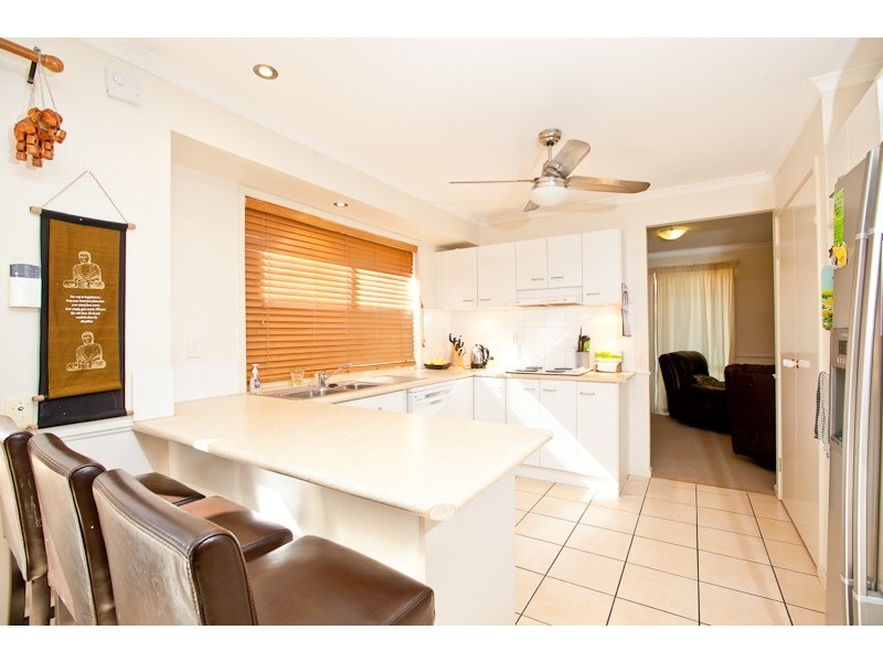 8 PEPPERTREE ST, Warner QLD 4500