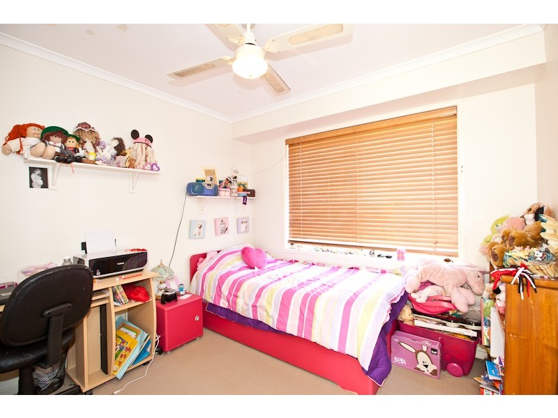 8 PEPPERTREE ST, Warner QLD 4500