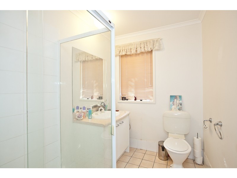 8 PEPPERTREE ST, Warner QLD 4500