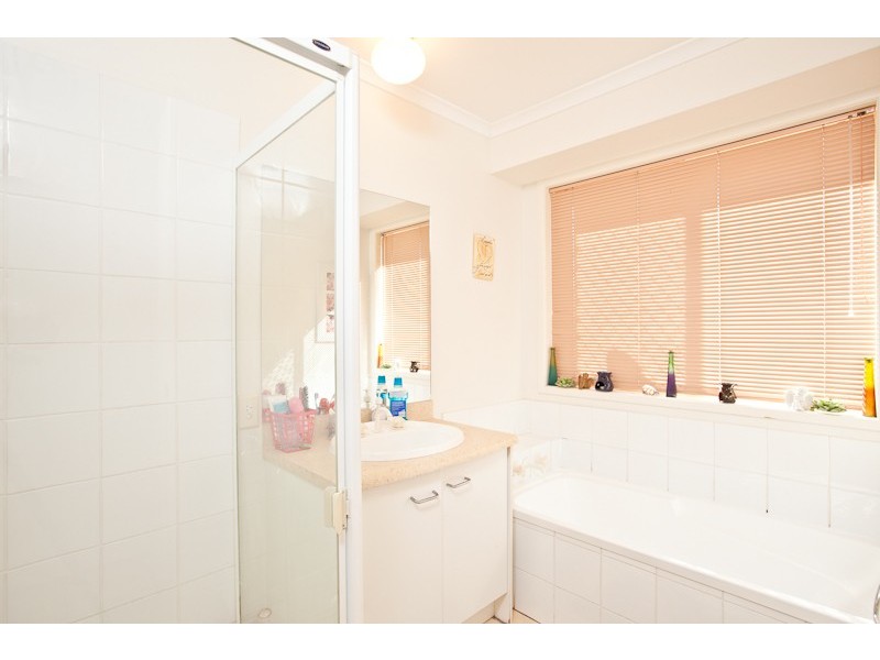 8 PEPPERTREE ST, Warner QLD 4500