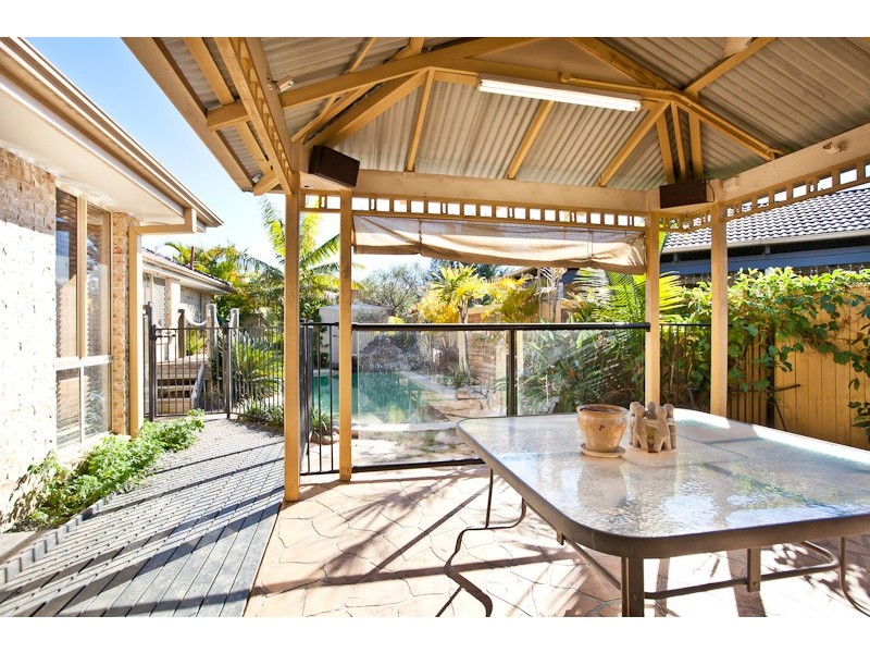 8 PEPPERTREE ST, Warner QLD 4500