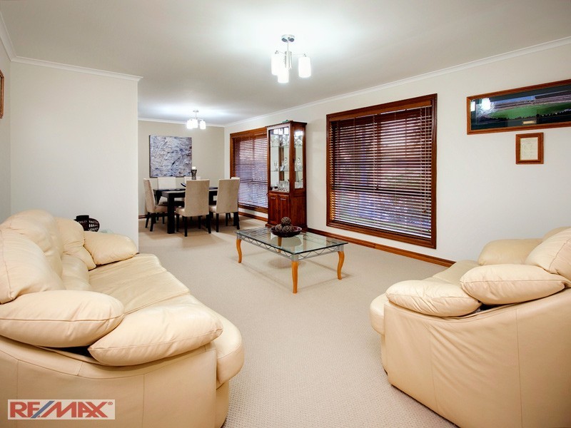 10 Jocasta Street, Eatons Hill QLD 4037