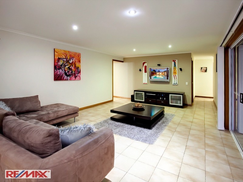 10 Jocasta Street, Eatons Hill QLD 4037