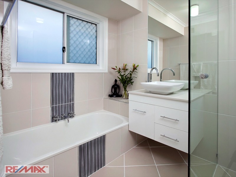 10 Jocasta Street, Eatons Hill QLD 4037