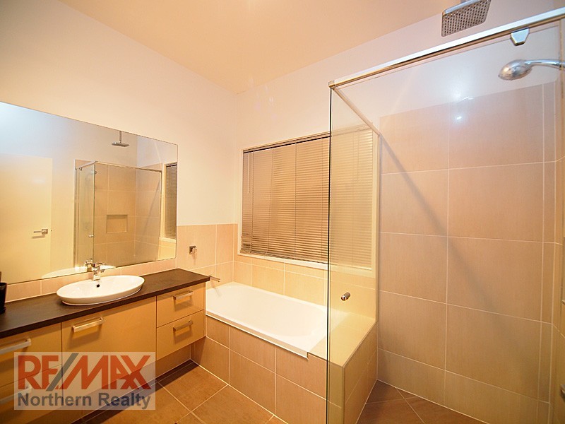 10 Roundelay Court, Eatons Hill QLD 4037