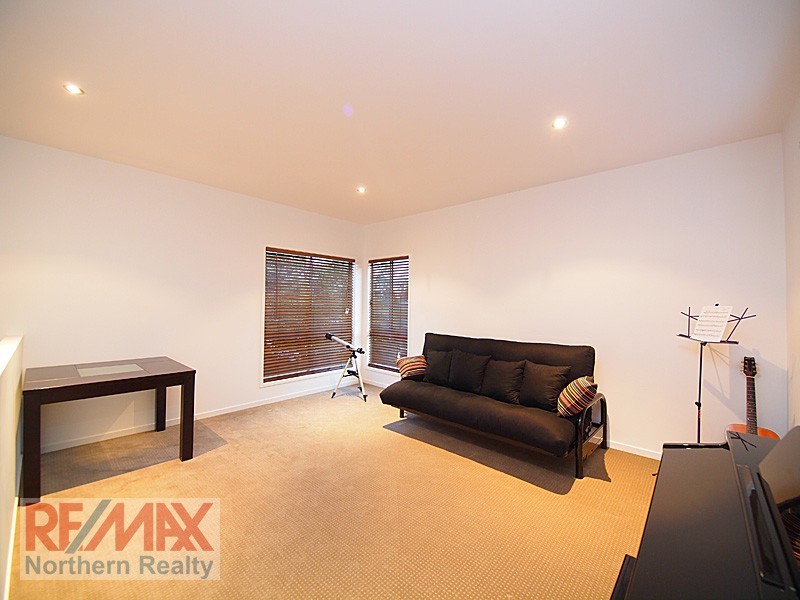 10 Roundelay Court, Eatons Hill QLD 4037