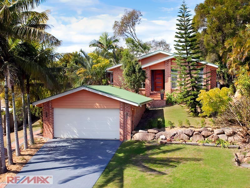 9 Gum Leaf Crt, Albany Creek QLD 4035