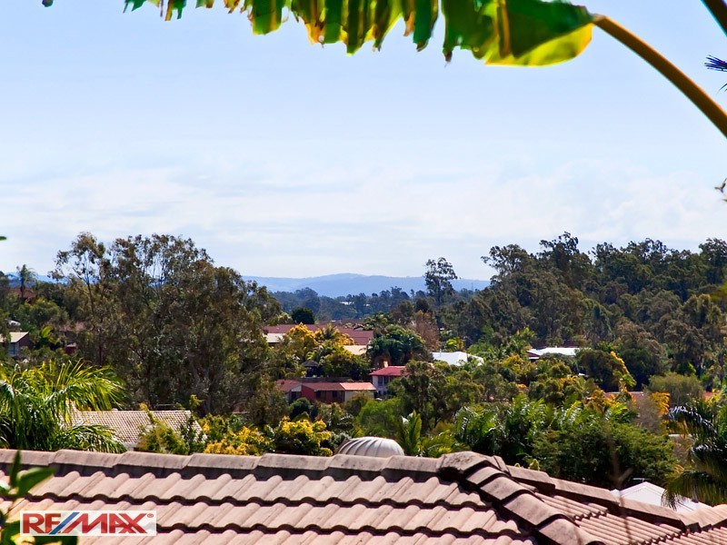 9 Gum Leaf Crt, Albany Creek QLD 4035