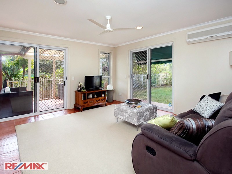 9 Gum Leaf Crt, Albany Creek QLD 4035