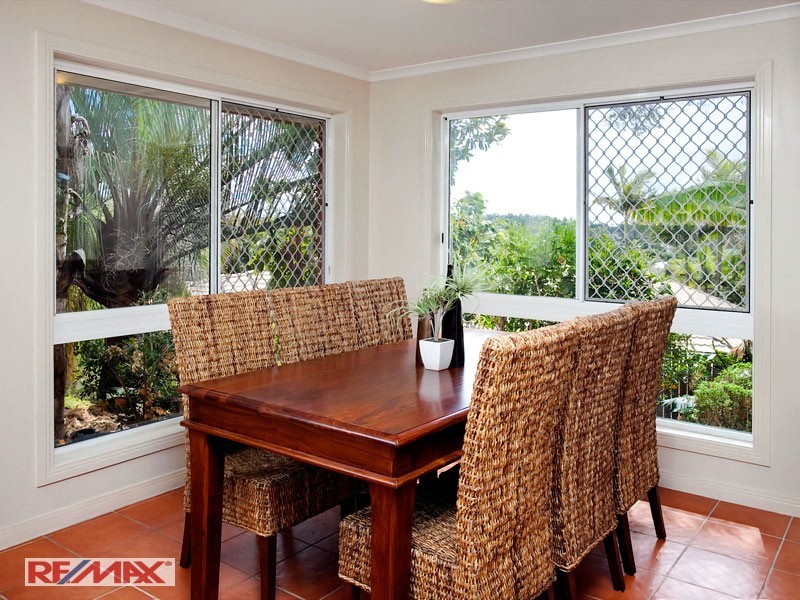 9 Gum Leaf Crt, Albany Creek QLD 4035