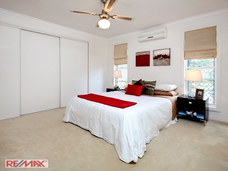 9 Gum Leaf Crt, Albany Creek QLD 4035