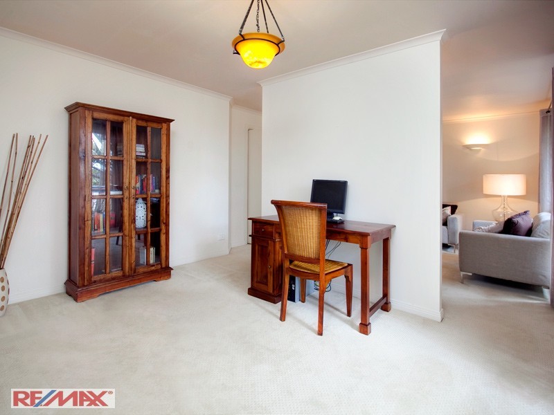 9 Gum Leaf Crt, Albany Creek QLD 4035