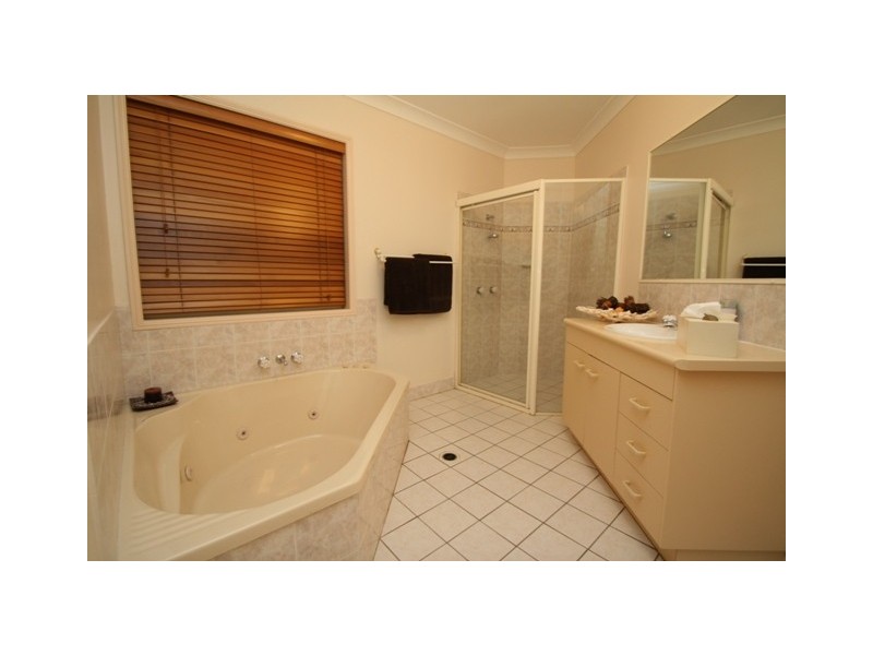 4 Fortrose Place, Ferny Grove QLD 4055