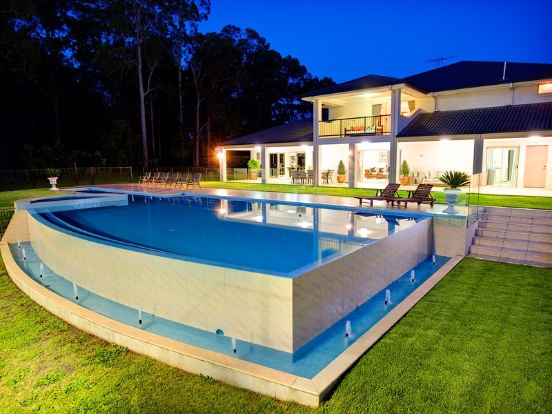 16 Priestley Road, Bridgeman Downs QLD 4035