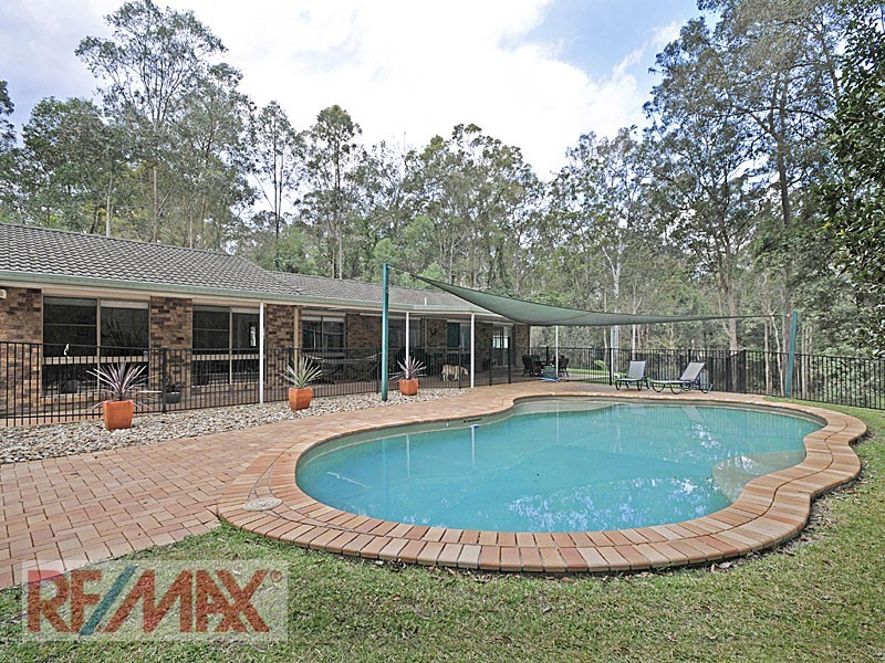 12 SHE-OAK COURT, Cashmere QLD 4500