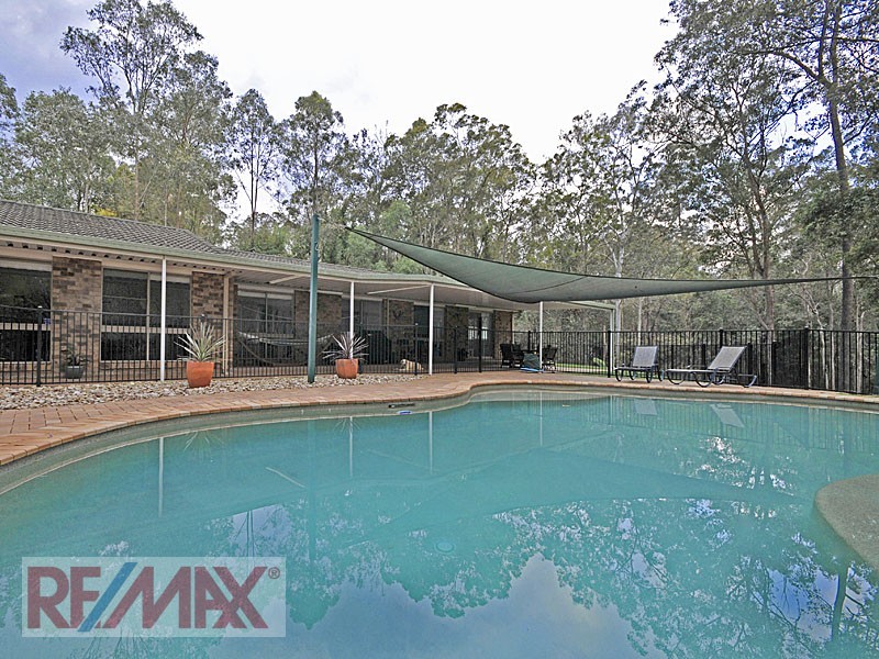 12 SHE-OAK COURT, Cashmere QLD 4500