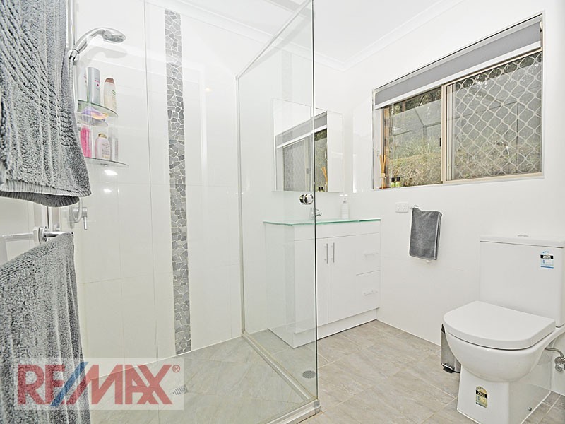 12 SHE-OAK COURT, Cashmere QLD 4500