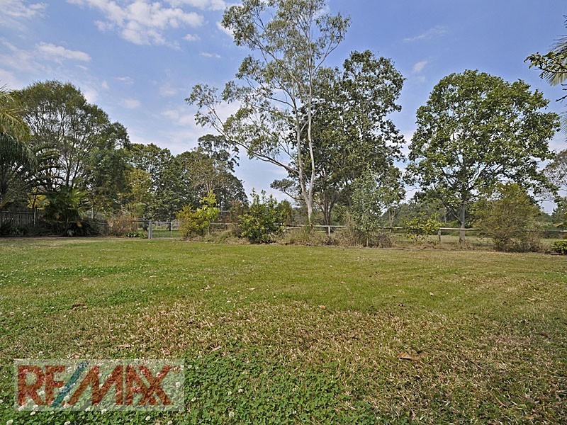 6 Ferntree Court, Samford Village QLD 4520