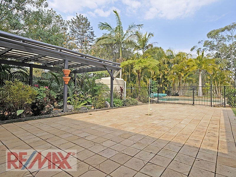 6 Ferntree Court, Samford Village QLD 4520