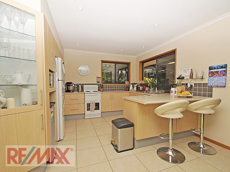 6 Ferntree Court, Samford Village QLD 4520