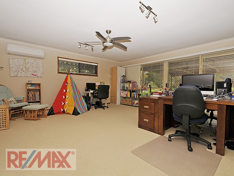 6 Ferntree Court, Samford Village QLD 4520