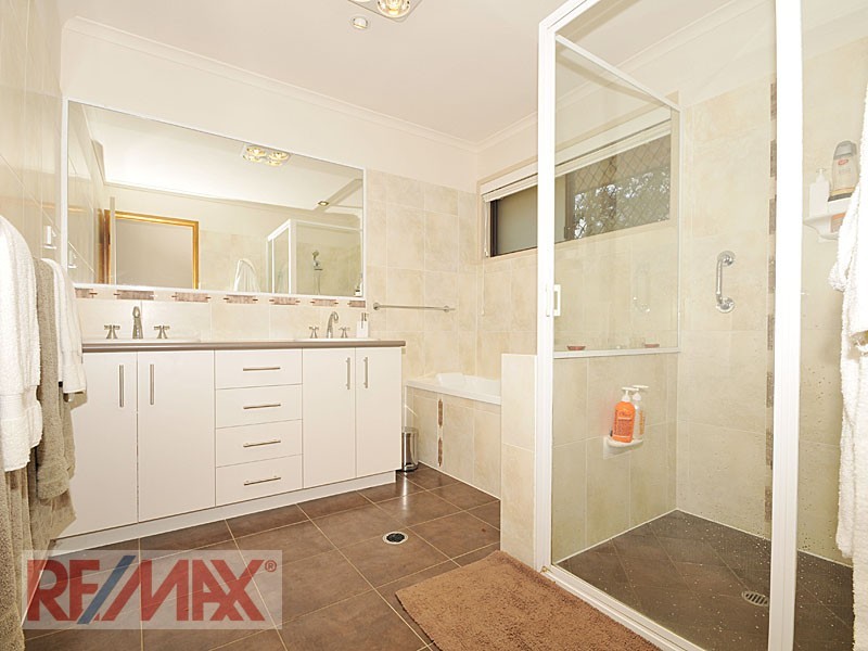 6 Ferntree Court, Samford Village QLD 4520