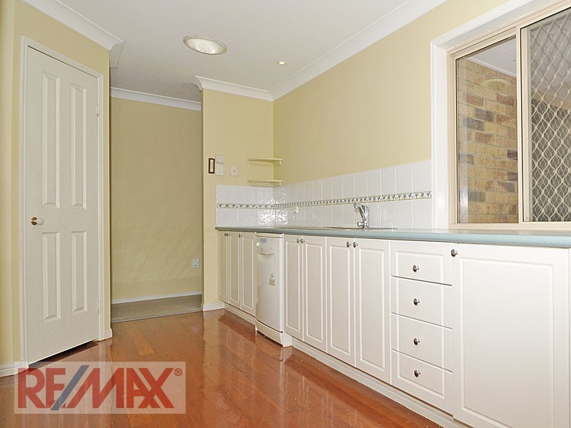 38 Hillenvale Ave, Arana Hills QLD 4054